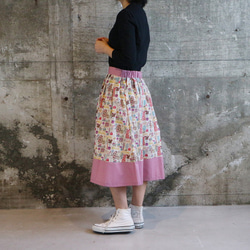 ブティック柄　フレアスカート　カラフル　薄小豆系　ふんわりスカート　ウェストゴム 1枚目の画像