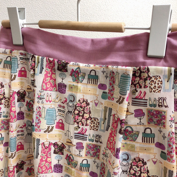 ブティック柄　フレアスカート　カラフル　薄小豆系　ふんわりスカート　ウェストゴム 6枚目の画像