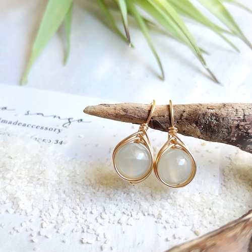 シャイングレームーンストーン ◇ ピアス