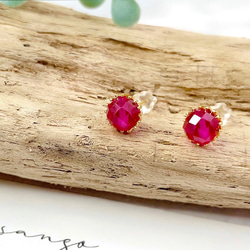 再再販【14kgf】ルビーの蕾◇ Synthetic rubies◇シンプルスタッドピアス 3枚目の画像