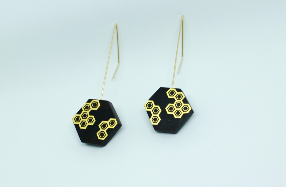 伝統工芸截金ピアス《亀甲》Kikkou