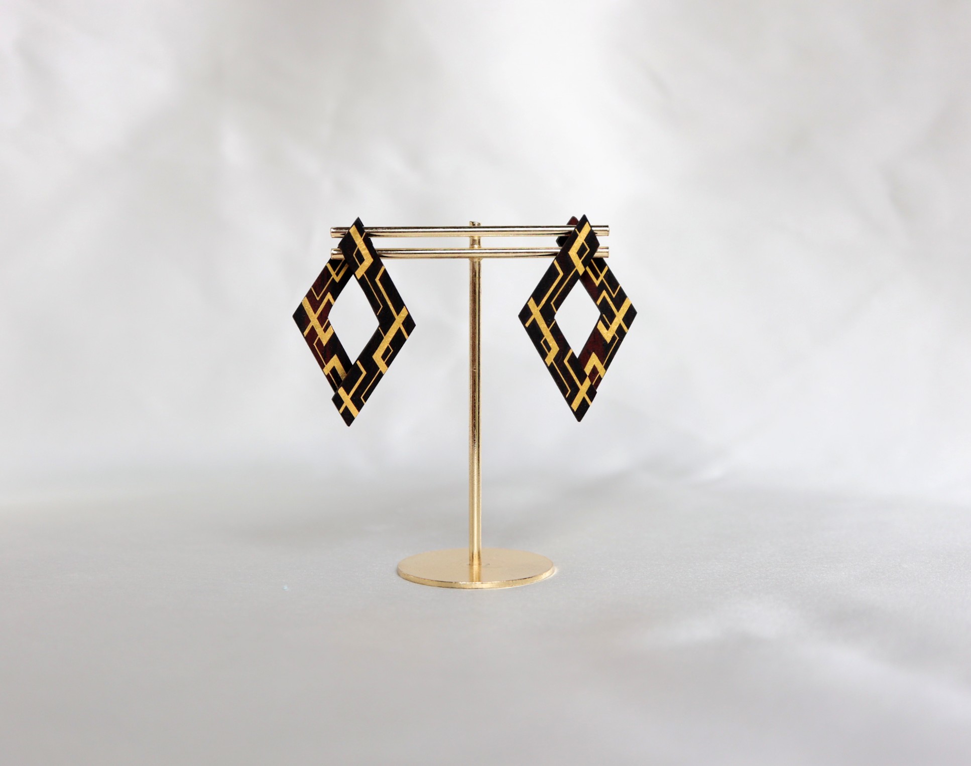 伝統工芸截金ピアス《交》komogomo