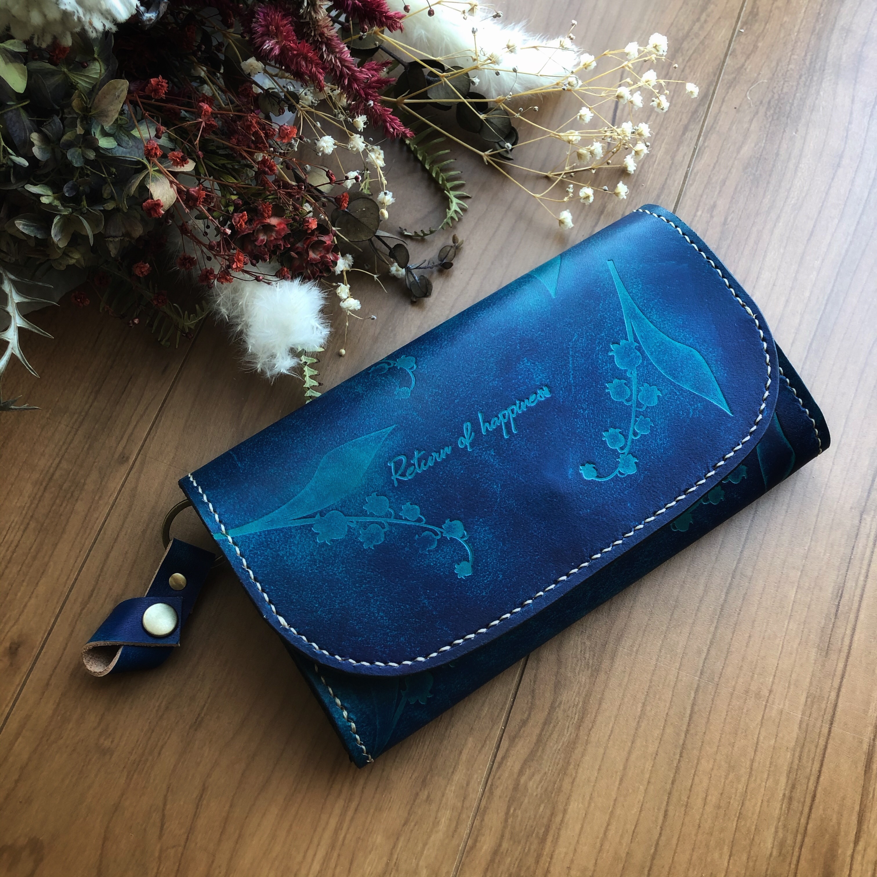 【革職人手染め】深海ブルー　「return of happiness」鈴蘭の花言葉（再び幸せが訪れる）秋財布　長財布
