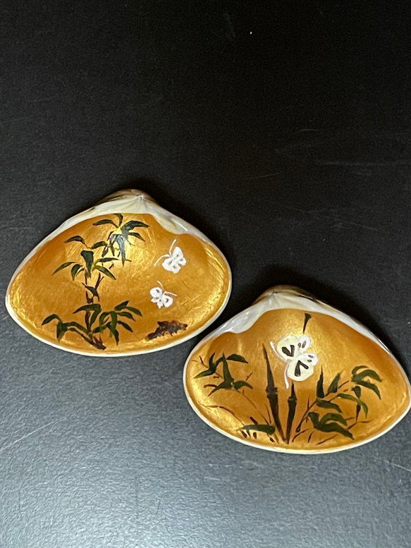 新品　紫式部　はまぐり　手描き　貝合わせ　7.5×6　桐板台　インテリア飾り はまぐり 貝合わせ 桜もよう 金地 お雛様 ひな祭り | 美しい和風小物