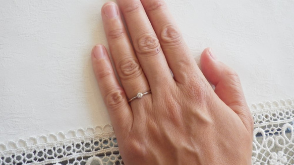 普段使い出来る婚約指輪　Pt900　６本爪ダイヤリング　約０．１ct 3枚目の画像