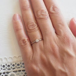 普段使い出来る婚約指輪　Pt900　６本爪ダイヤリング　約０．１ct 4枚目の画像