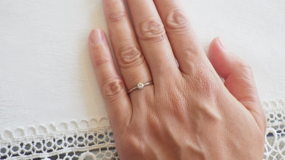 普段使い出来る婚約指輪　Pt900　６本爪ダイヤリング　約０．１ct 4枚目の画像