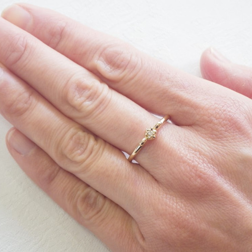 K18YG すずらん1輪リング ダイヤ0．02ct 指輪・リング