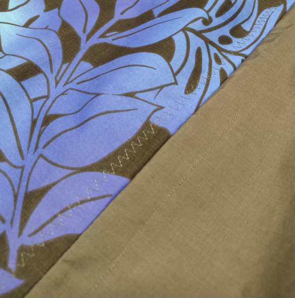 アロハ柄(青～紫)切り替えグレーのパウスカート【セミオーダー:裾上げのみ】 3枚目の画像