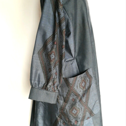着物リメイク 大島紬 ブルーモザイク ジャケット ロングコート 5枚目の画像