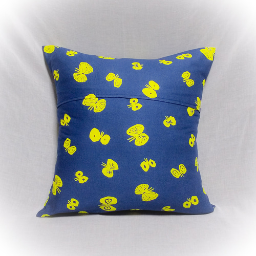 sale!【送料無料】ミナペルホネン クッションカバー hanahane ネイビー