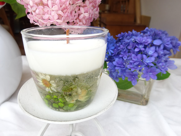 二層のソイジェルお花のキャンドル(エクレール・オレガノ)ガーデニアの香り 1枚目の画像