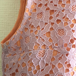 ピンクレースとオレンジリネンのプルオーバーブラウス 4枚目の画像