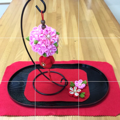 つまみ細工花玉の吊るし飾り その他インテリア雑貨 sumomo 通販