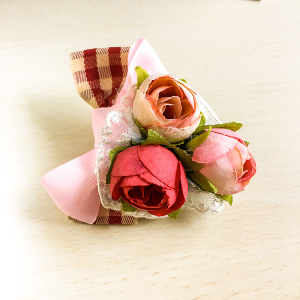英国庭園の薔薇の花束コサージュ(ヘアクリップ)◆ レッド＆ピンク ◆＊ブルーミングガーデンシリーズ＊ 7枚目の画像