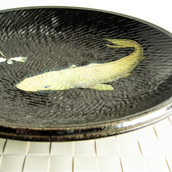 <一点物＞大皿　憩う・鯉と蜻蛉 4枚目の画像