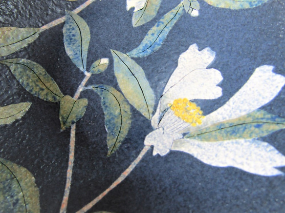 　梅型盛り鉢　春陽光山茶花（しゅんようこうさざんか） 3枚目の画像