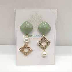 【外科不銹鋼耳環】綠色方形切割珍珠鏤空鑽石耳環 第3張的照片