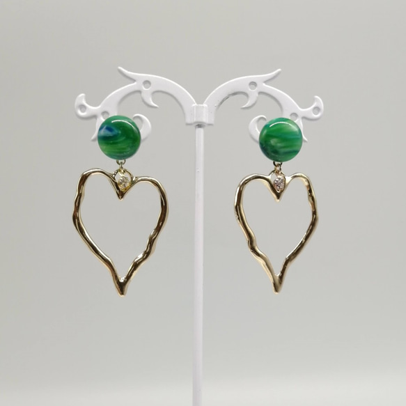 [外科不銹鋼耳環] 綠色大理石 ♥ 石心吊飾耳環 第2張的照片