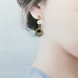 【外科不銹鋼耳環】珍珠紋金屬圈圓形耳環 第5張的照片