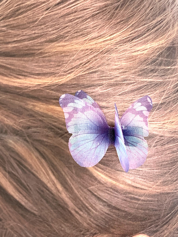 蝶々のヘアクリップ（薄紫）同色２個セット 1枚目の画像