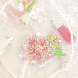 【sale】八重桜のブローチ　オートクチュール刺繍 1枚目の画像