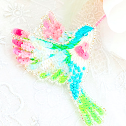 【受注製作】ハチドリのブローチ　オートクチュール刺繍仕立て 3枚目の画像