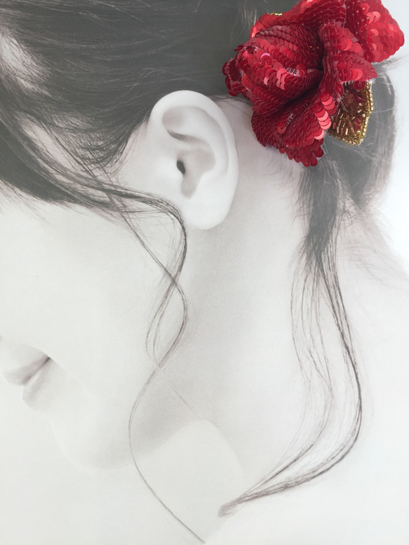 オートクチュール刺繍艶やかなルージュレッドの薔薇 4枚目の画像