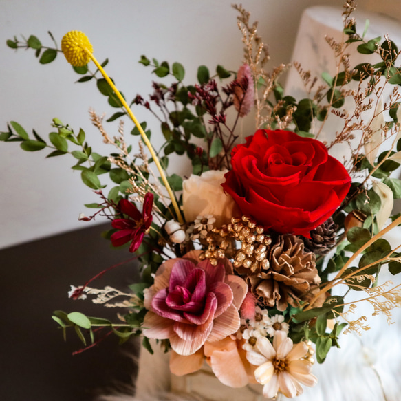 《永生絲絨紅玫瑰希臘盆花》 第2張的照片