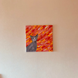 【送料無料】ロシアンブルー×サーモンピンク 青い目をした猫にイエローとピンクの鮮やかな背景 キャンバス絵画 原画 2枚目の画像
