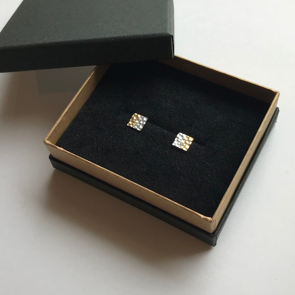 K18 GoldsSlate＋ダイヤモンド 槌目スクエアピアス（セット） 5枚目の画像