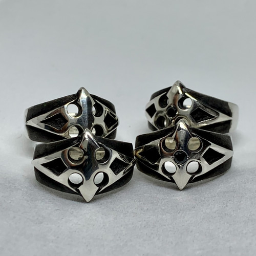 【SALE／10%OFF devil cross》シルバーリング｜silver925・鏡面＋燻し・立体構造 アクセサリー