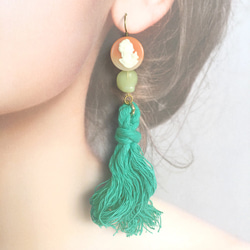 【限定商品】antique like button arrange green tassel 2枚目の画像