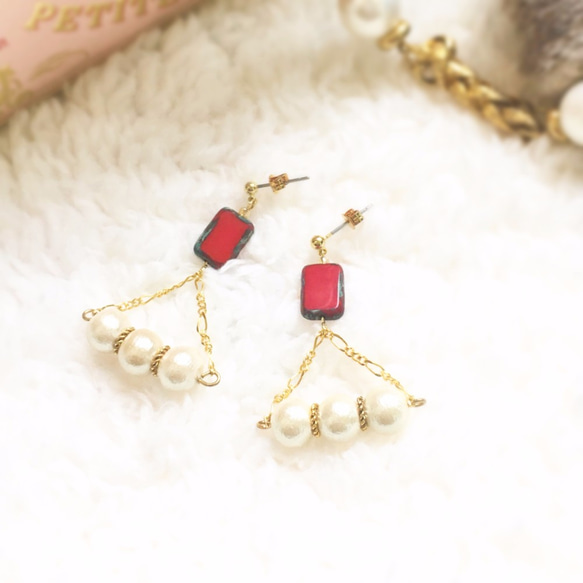 おばあちゃんのジュエリーBOXで見つけたアクセサリー【Red】 1枚目の画像