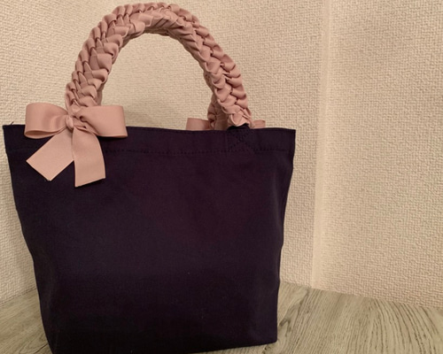 ハンドメイド　berryrunrunrunベージュのプランプバッグ小サイズ ハンドメイド berryrunrunrunベージュのプランプバッグ小サイズ