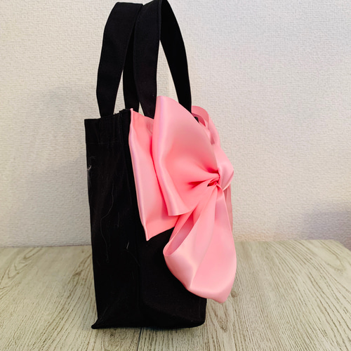 ベリエちゃん　リボン　トート　バッグ　サテン　新品　ピンク　いちご　POPUP ベリエちゃん総柄サテントートバッグ(F ピンク): ジュニア