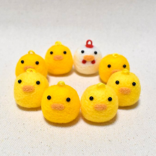 ぴよこ (小) 2.5㎝ 羊毛フェルト oginomi 通販 8280568｜Creema(クリーマ)