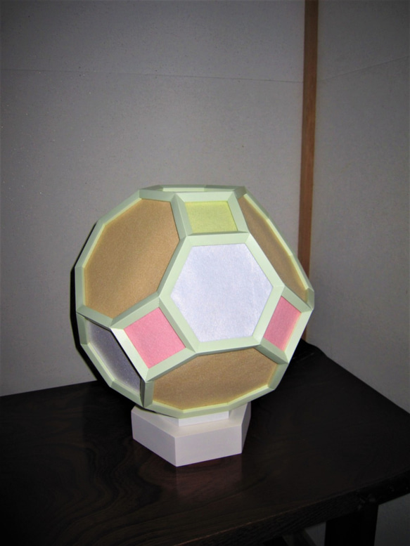 インテリア照明　ブライダルブーケ　HS26TF-1　斜方切頂立方8面体　テーブルライト 3枚目の画像
