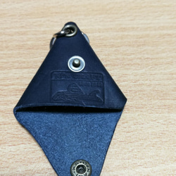 【送料無料】姫路レザー ハンドメイド 三角 ミニ  ピックケース　コインケース　ピル イヤリング ダークブルー 2枚目の画像