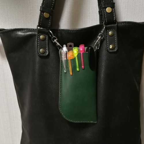 姫路レザー】手縫い 腰袋風 縦型 老眼鏡ケース メガネケース ペン