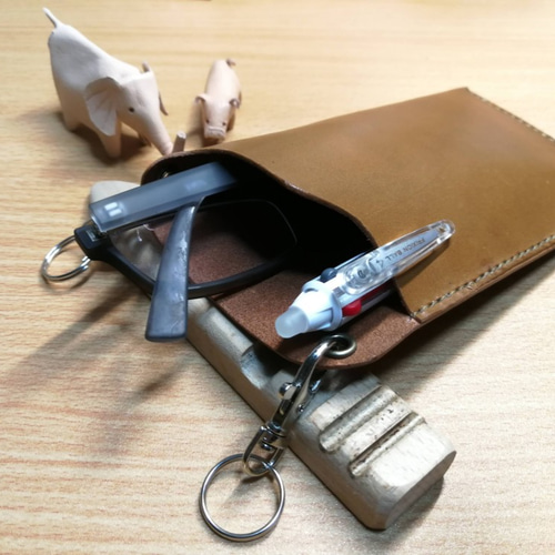 姫路レザー】手縫い 腰袋風 縦型 老眼鏡ケース メガネケース ペン