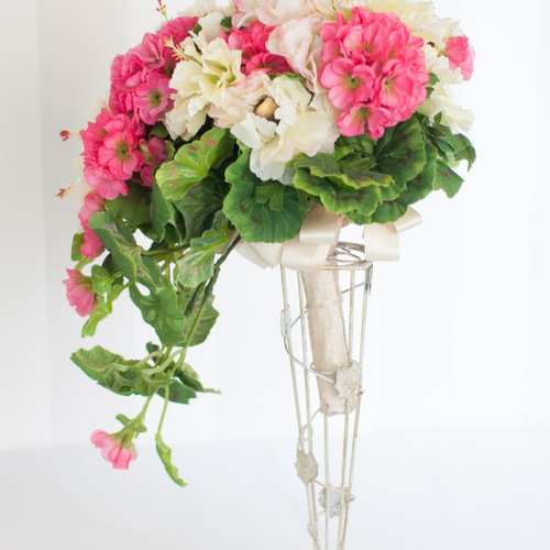 ウェディングブーケ】華やかなゼラニウムとハイビスカスが可愛い