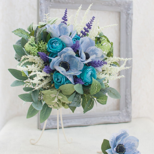 ウェディングブーケ】きらきら輝くアイスブルーのアネモネとバラの