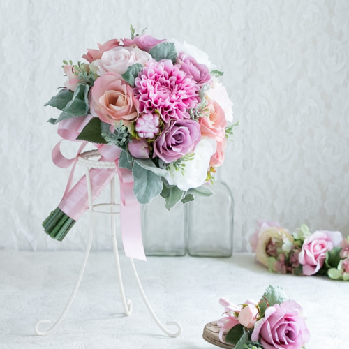 ウェディングブーケ】白バラとふんわりピンクのバラ・ダリアの大人