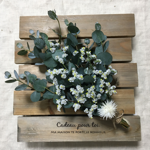 ドライフラワーリース　ドライフラワースワッグ　ユーカリリース ユーカリと千日紅のドライフラワーハーフリース | ドライフラワー