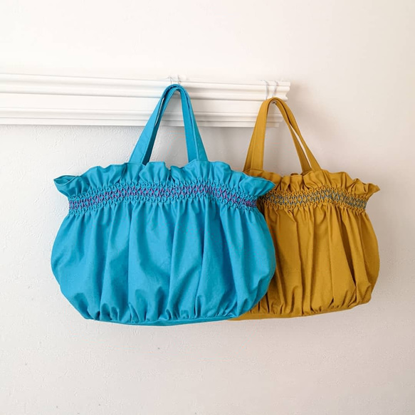 【大容量】スモッキング刺繍の大きなトートバッグ ｰCARRYiN turquoise ｰ 3枚目の画像