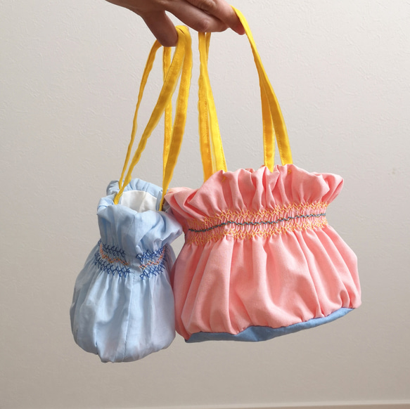 ふんわり小さなギャザーバッグ（サーモンピンク）− Fluffy small bag ｰ 7枚目の画像