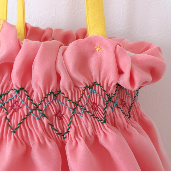 シャーベットカラーのふんわり切り替えギャザーバッグ（オレンジピンク）ｰ Fluffy smocking bag ｰ 5枚目の画像