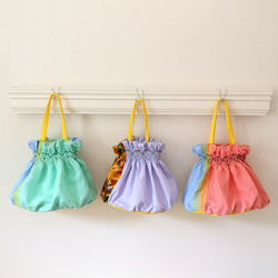 シャーベットカラーのふんわり切り替えギャザーバッグ（オレンジピンク）ｰ Fluffy smocking bag ｰ 6枚目の画像