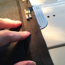 【1点もの・デザイン画付き】ベルト付きゴブラン織りアシメトリー切り替えシャツ型コートワンピース（KOJI TOYODA） 8枚目の画像